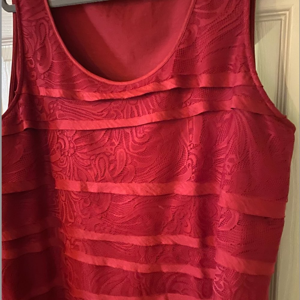 Chicos Sz 4 Red Lace Shell
